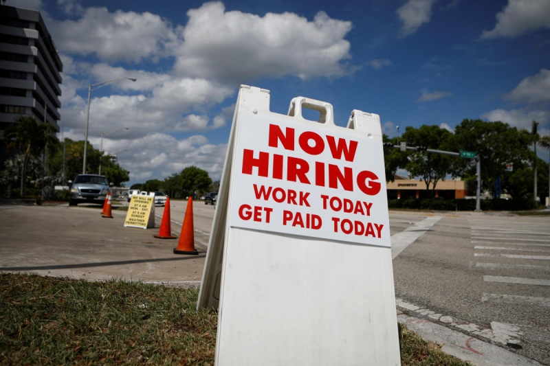 Americans say it’s harder to find a job. So why aren’t economists worried yet?