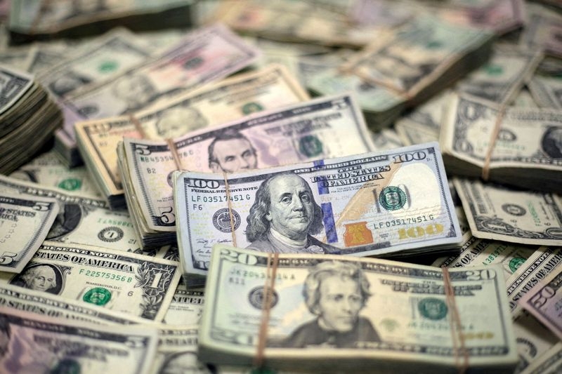 Dollar weak as traders add to wagers of big rate cut from Fed