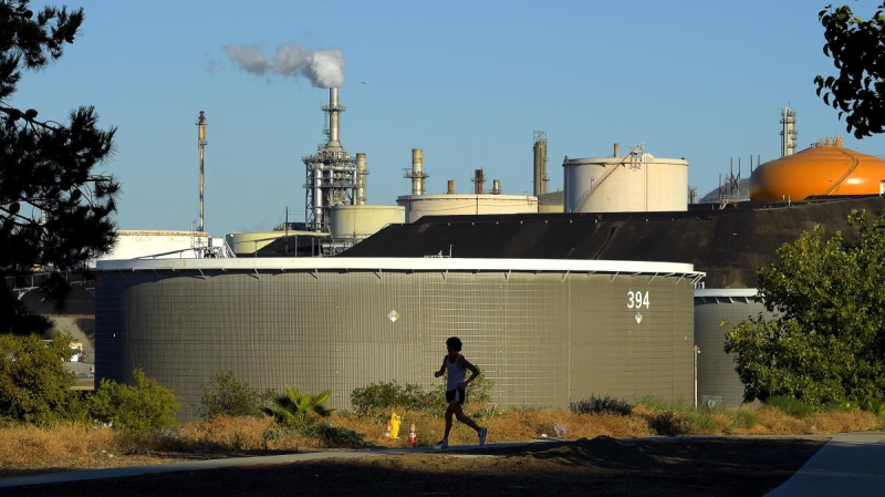 Oil company Phillips 66 says it will shut down Los Angeles-area refinery